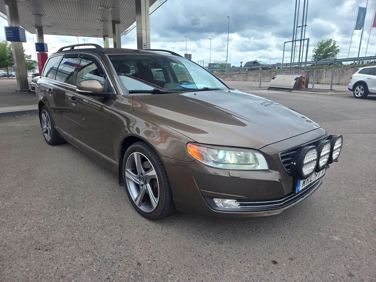 Vehicle image 11