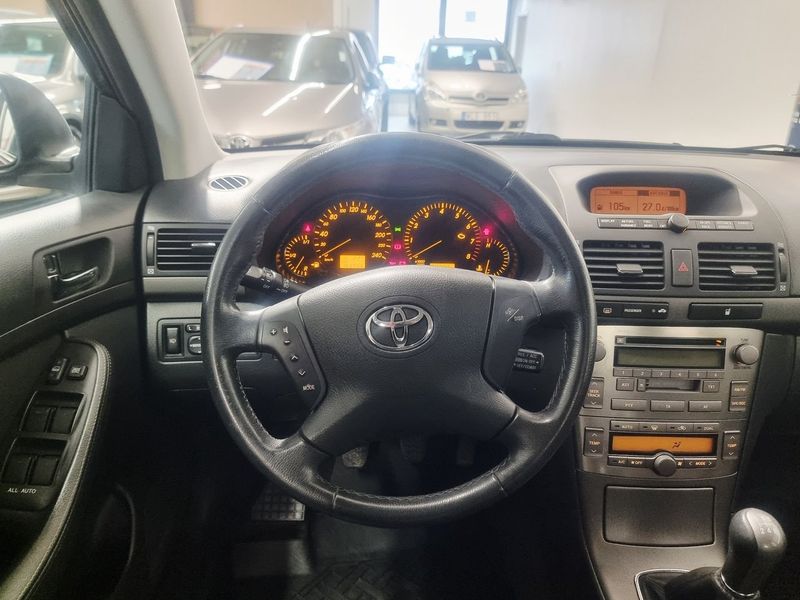 Toyota Avensis bild 10
