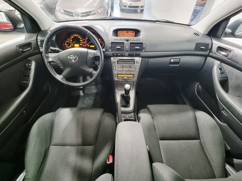 Toyota Avensis bild 11