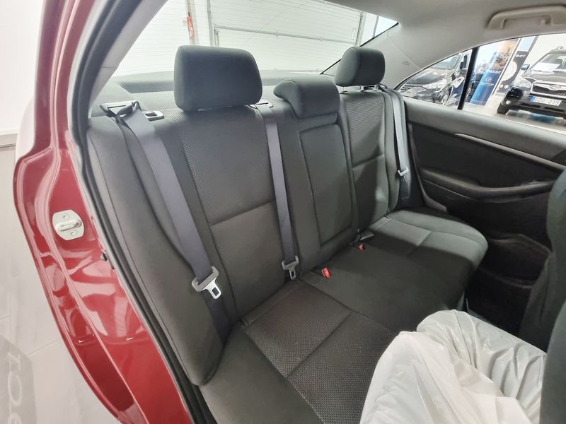 Toyota Avensis bild 20