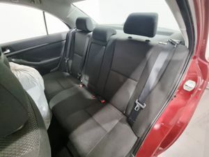 Toyota Avensis bild 9