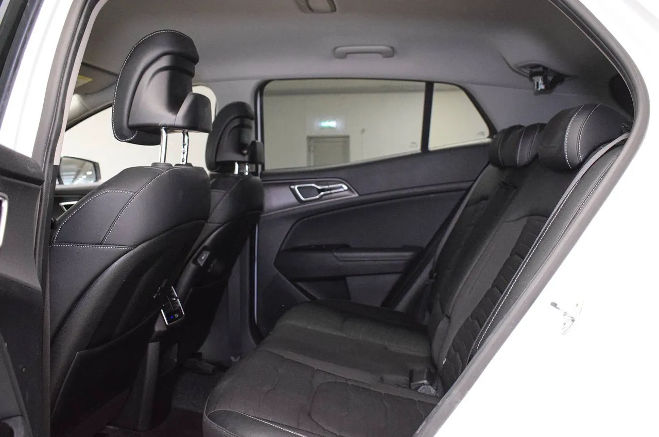 Vehicle image 21