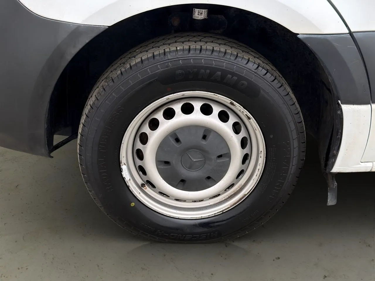 Vehicle image 28