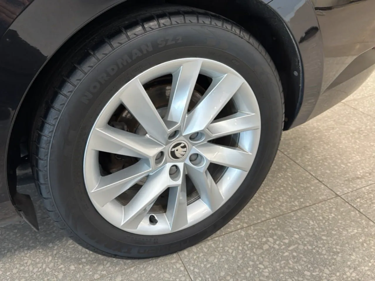 Vehicle image 17