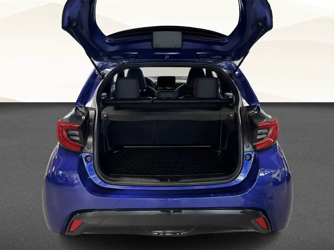 Vehicle image 11