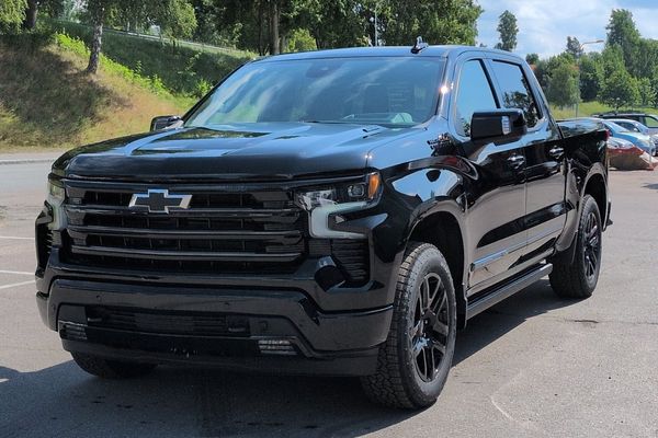 Chevrolet Silverado 1500 High Country Duramax 3.0 Midnight - Låg skatt - 2026