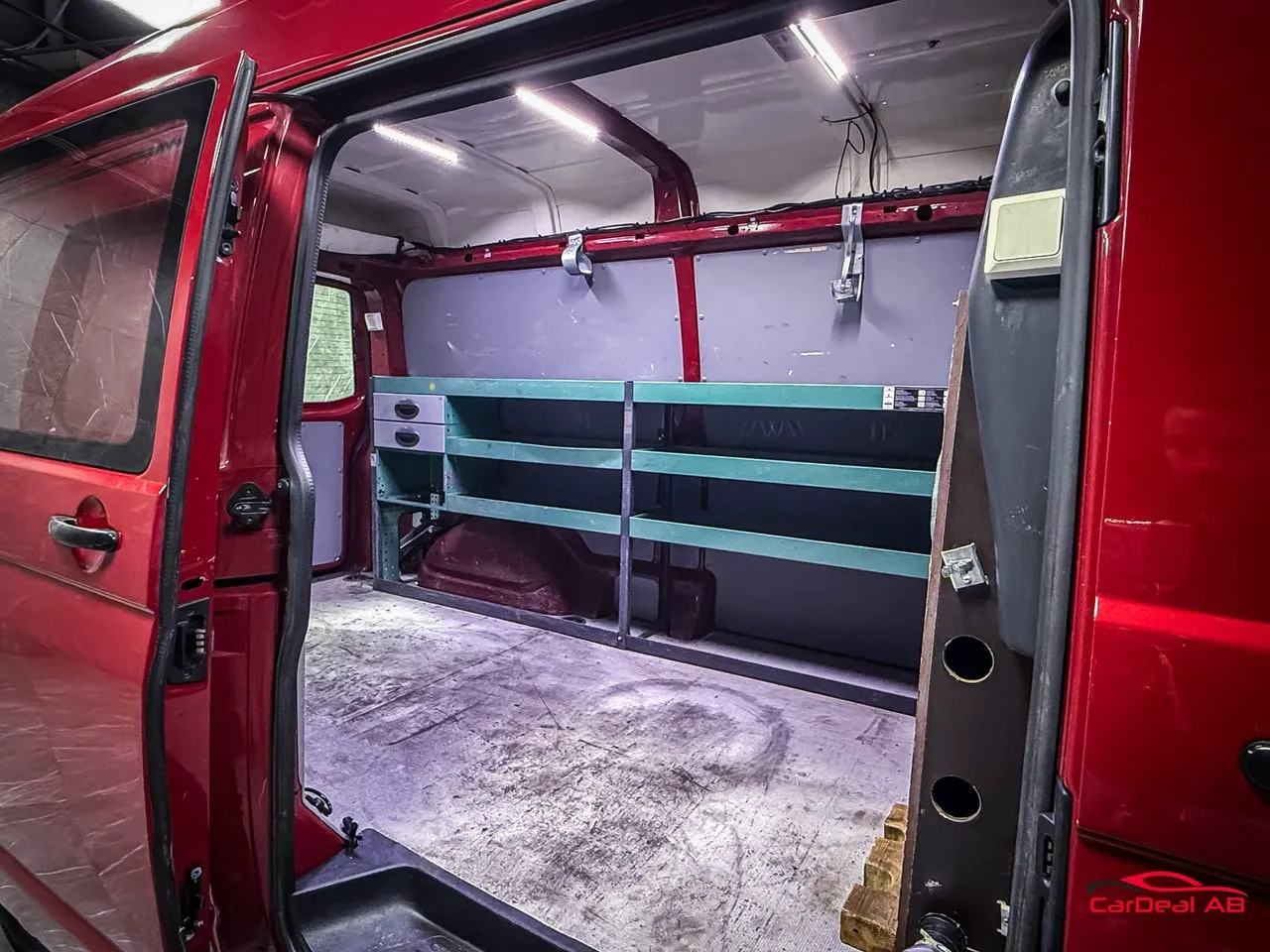 Vehicle image 15