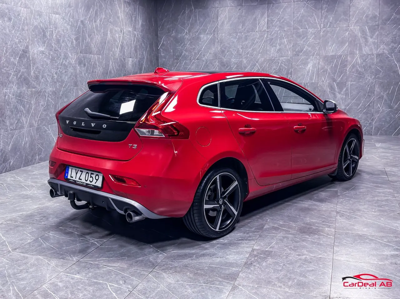 Vehicle image 4