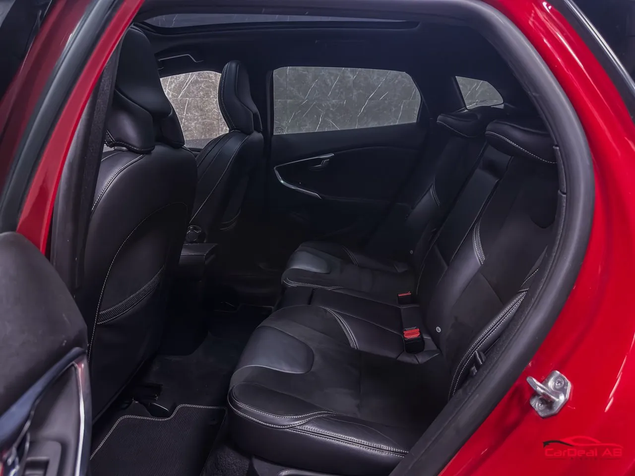 Vehicle image 18