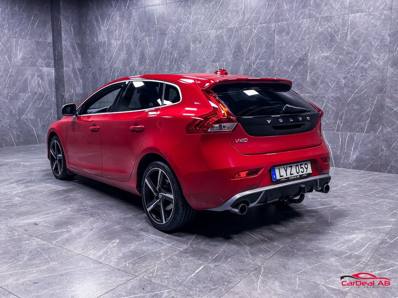 Vehicle image 6