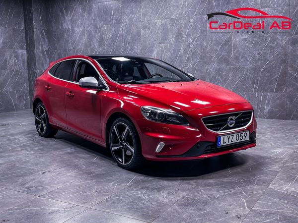 Volvo V40 T3 R-Design Panorama Värmare Drag Navi Svart innertak - 2016