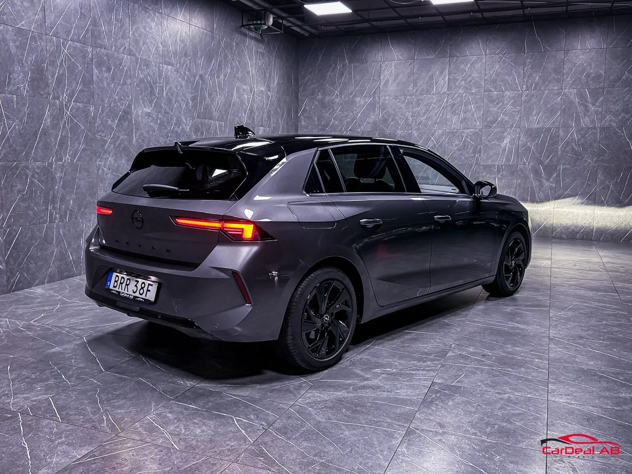Vehicle image 6