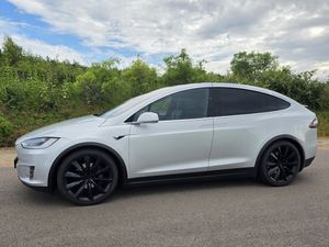 Tesla Model X bild 9