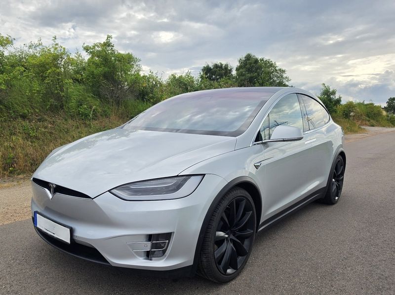 Tesla Model X bild 2