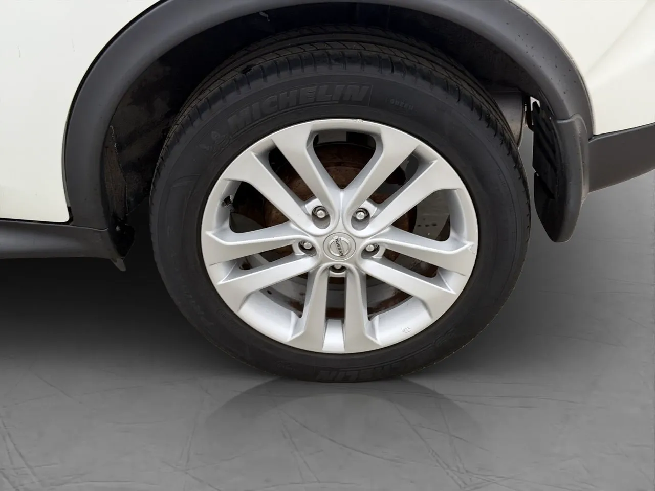 Vehicle image 21