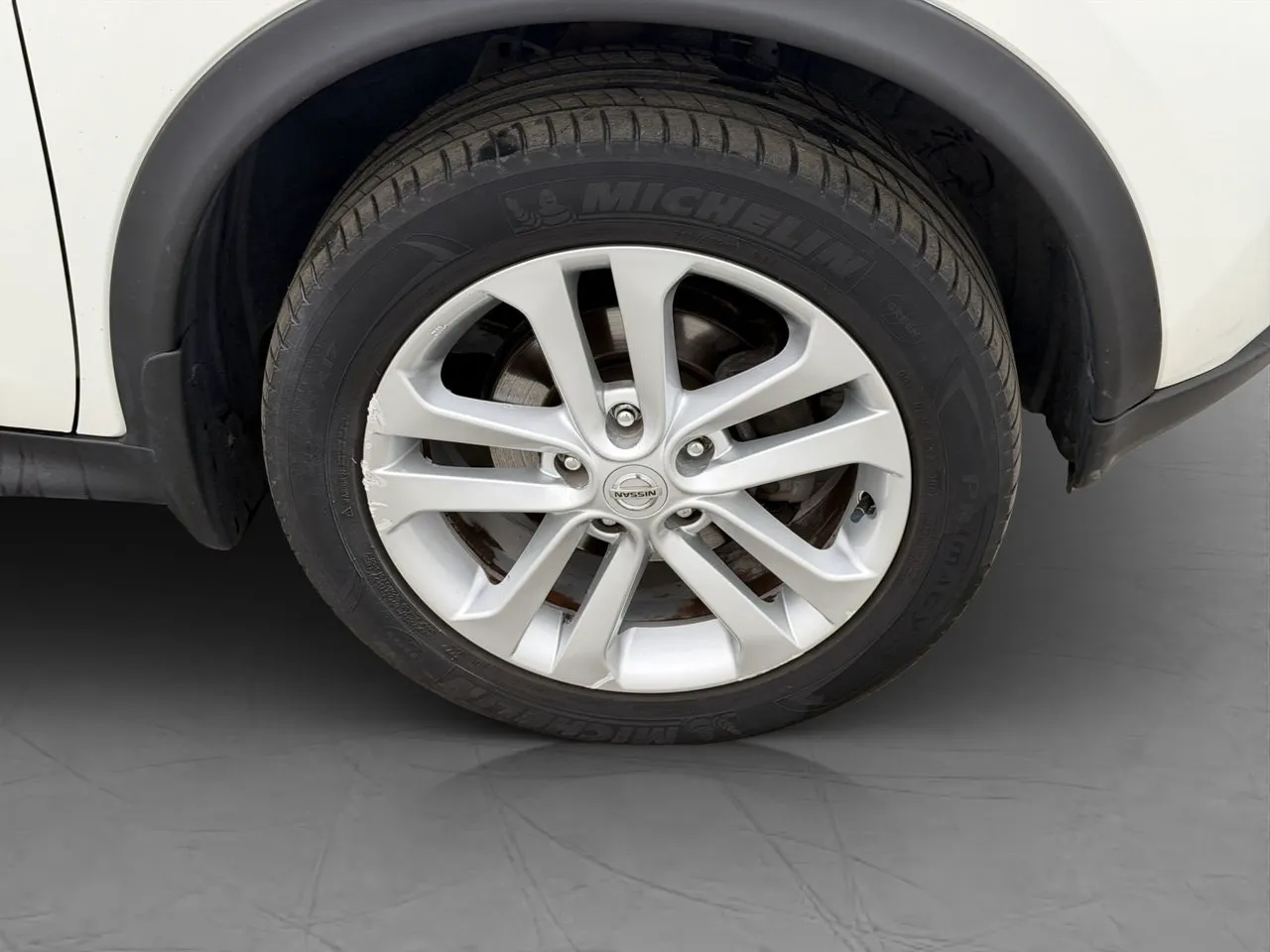 Vehicle image 23