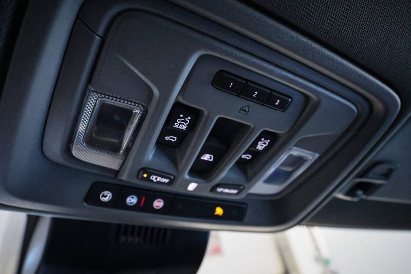 GMC Sierra bild 25