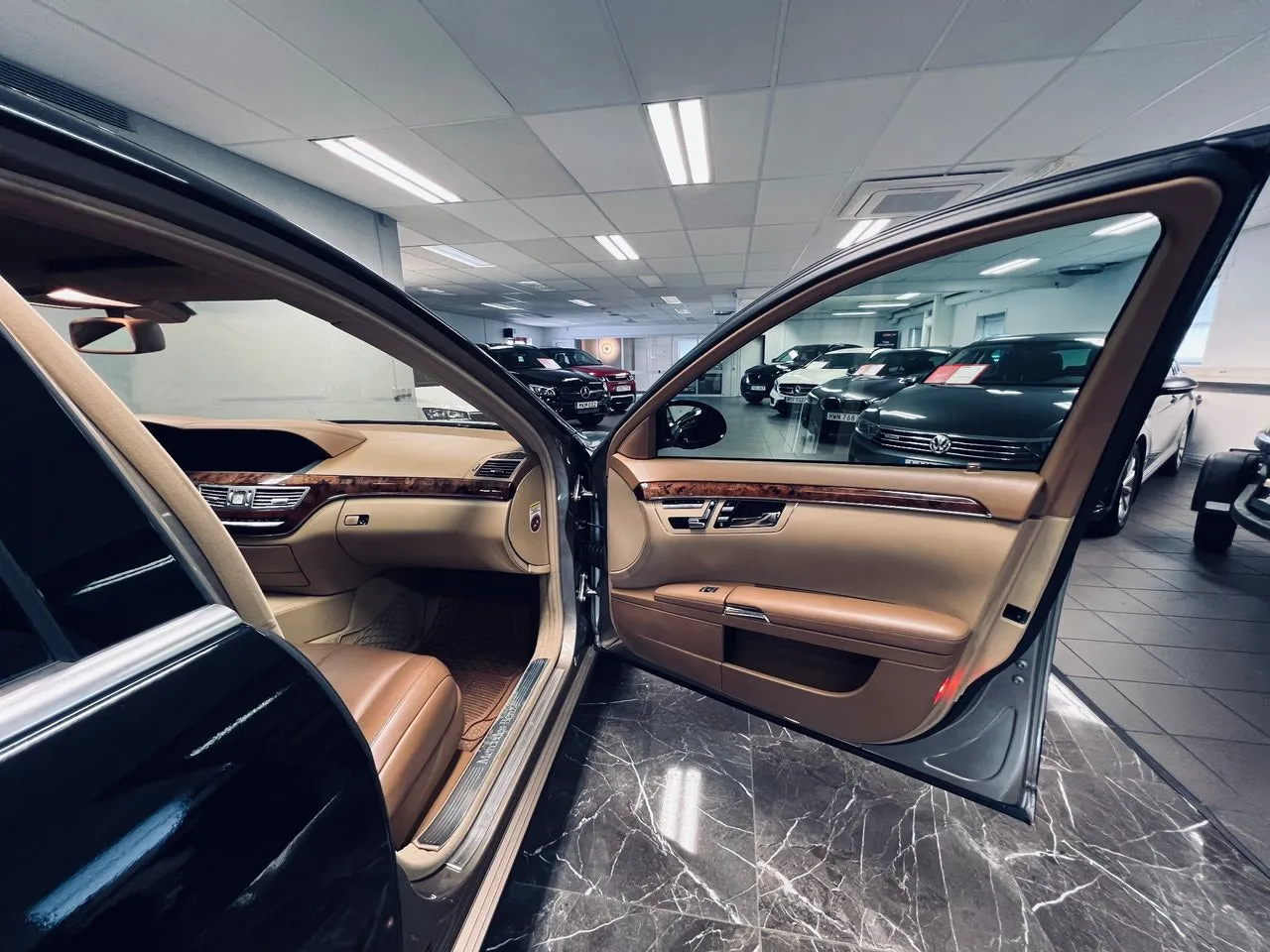 Vehicle image 6