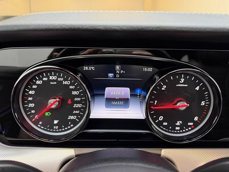 Mercedes E200 bild 17