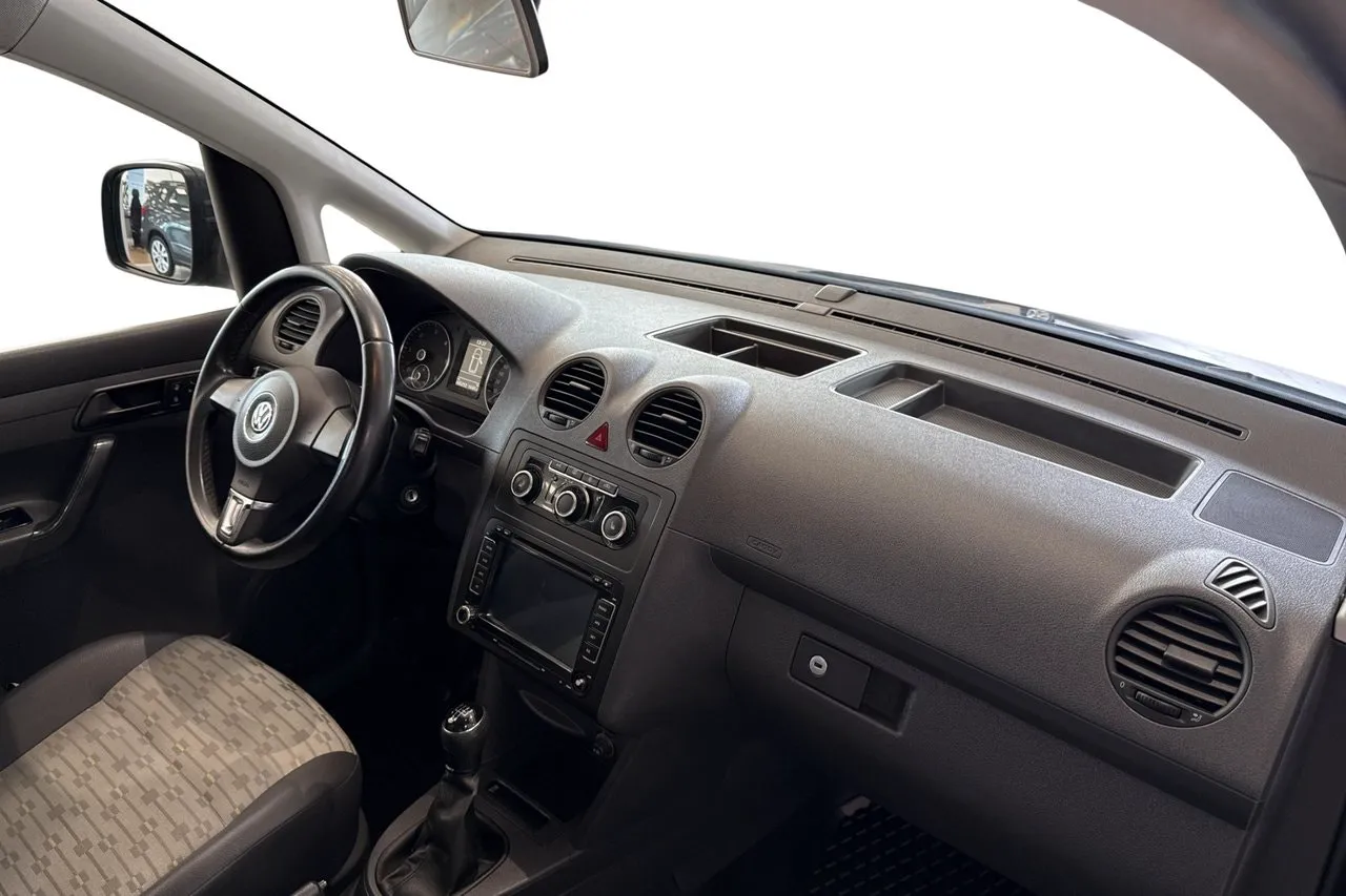 Vehicle image 14