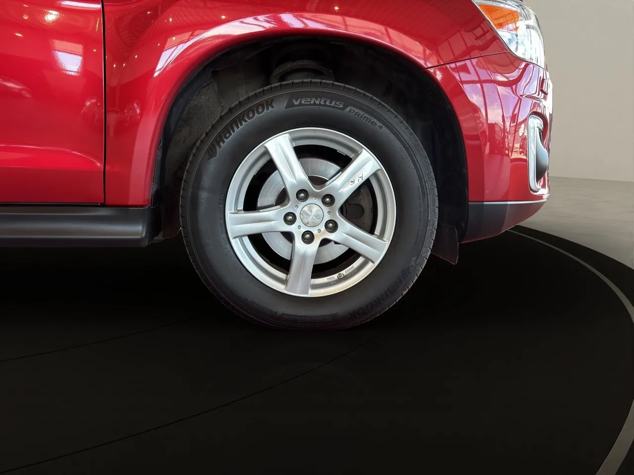 Vehicle image 13