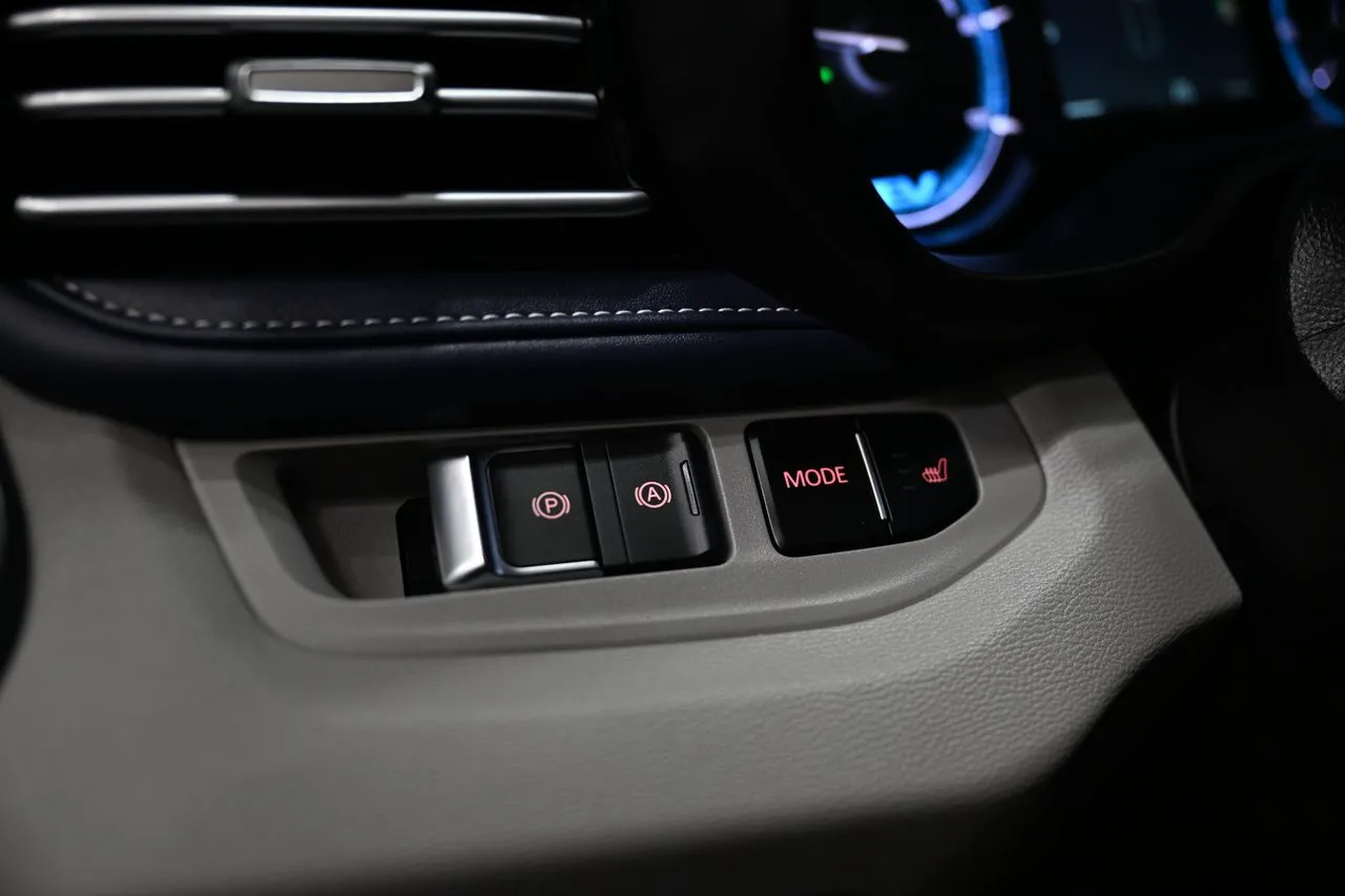 Vehicle image 24