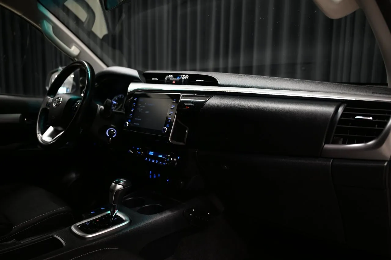 Vehicle image 21