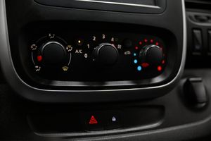 Nissan NV300 bild 24