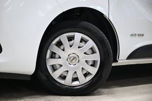 Nissan NV300 bild 2