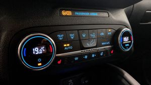 Ford Kuga bild 14