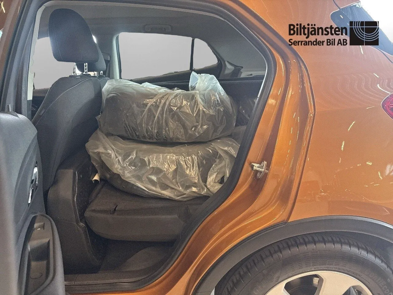 Vehicle image 8