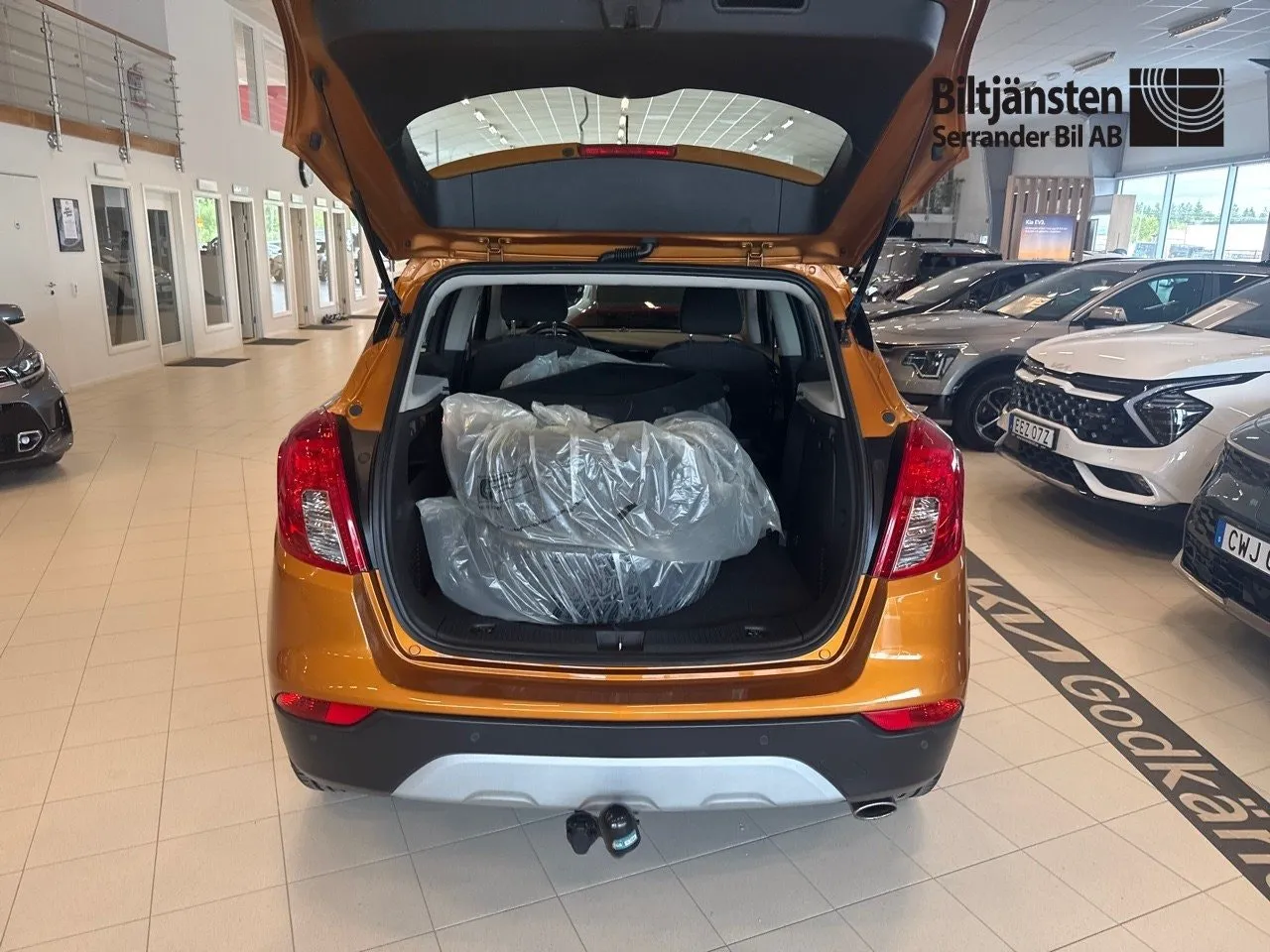 Vehicle image 13