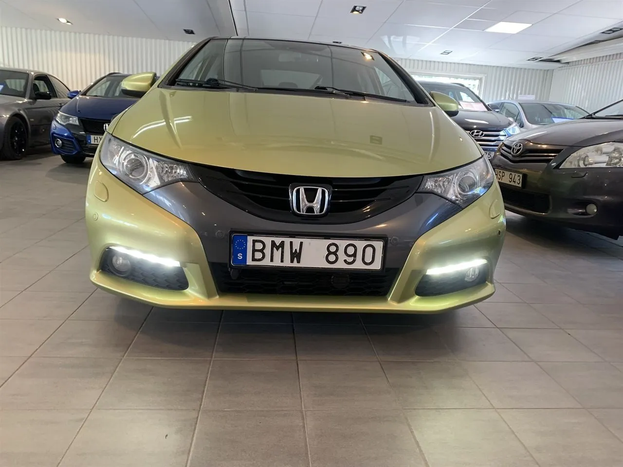 Vehicle image 8
