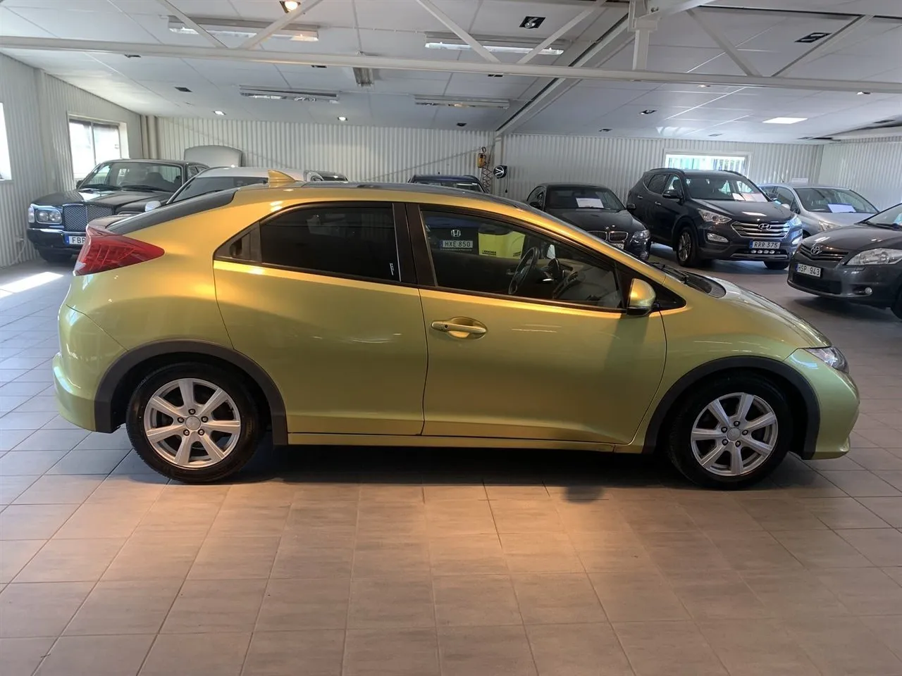 Vehicle image 3