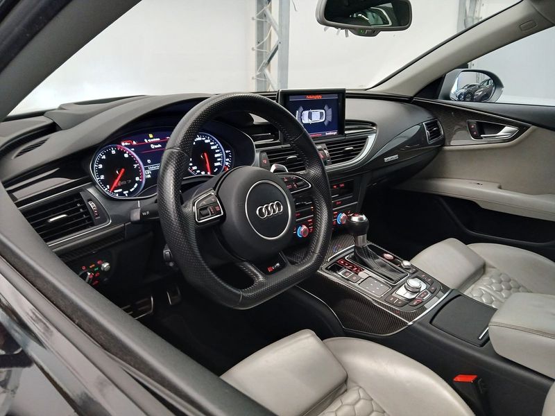 Audi RS7 bild 13