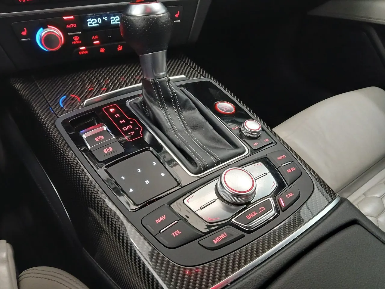 Vehicle image 26