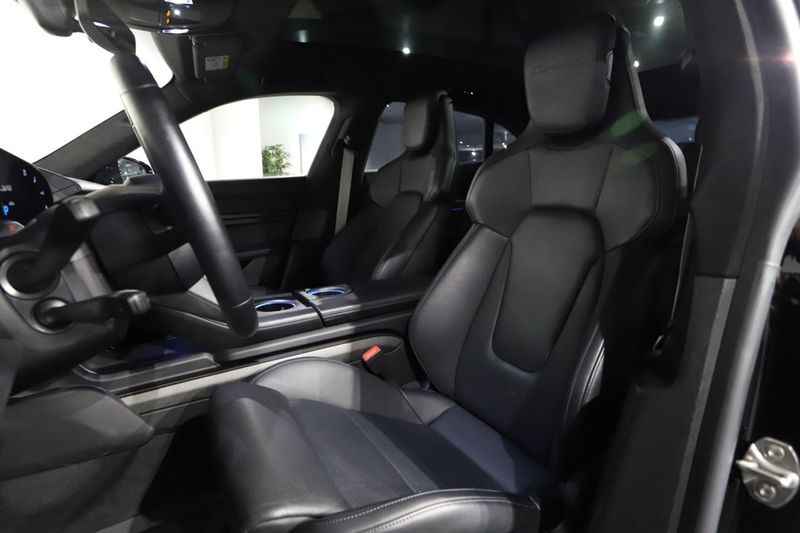 Porsche Taycan bild 12