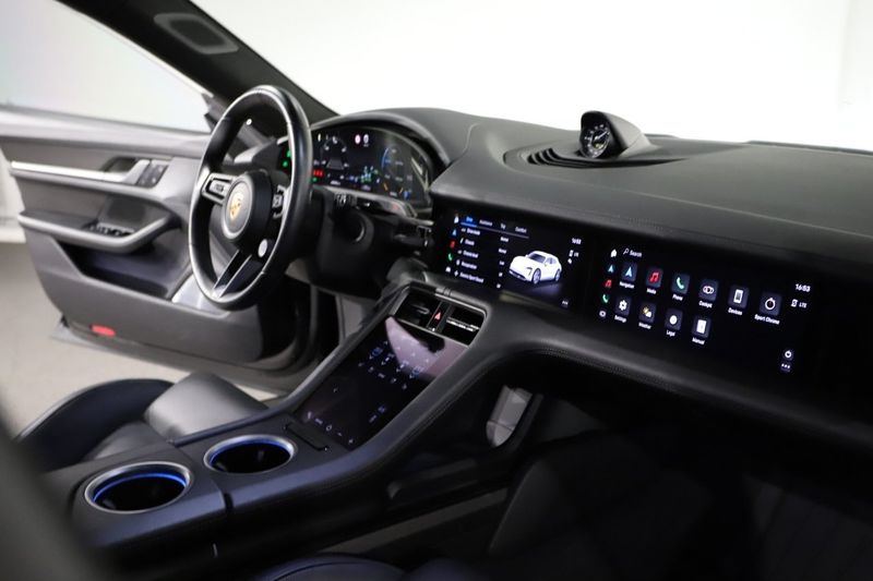 Porsche Taycan bild 11