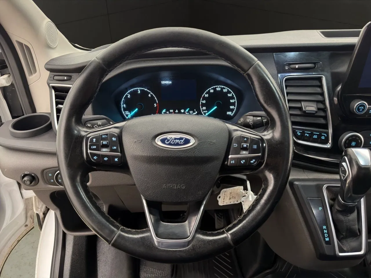 Vehicle image 16