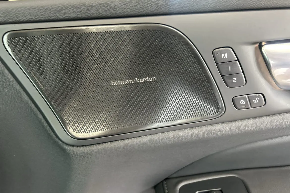 Vehicle image 28