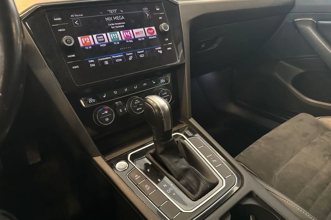 Vehicle image 22