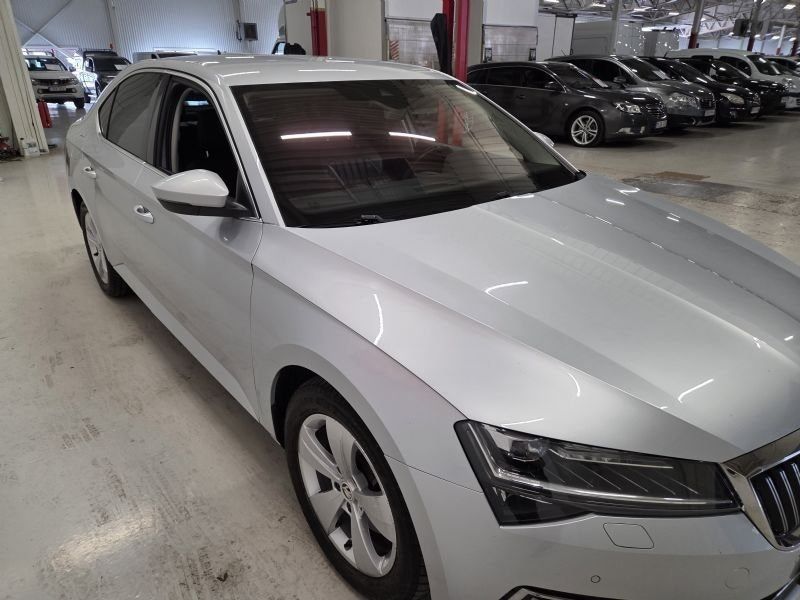 Skoda Superb bild 3