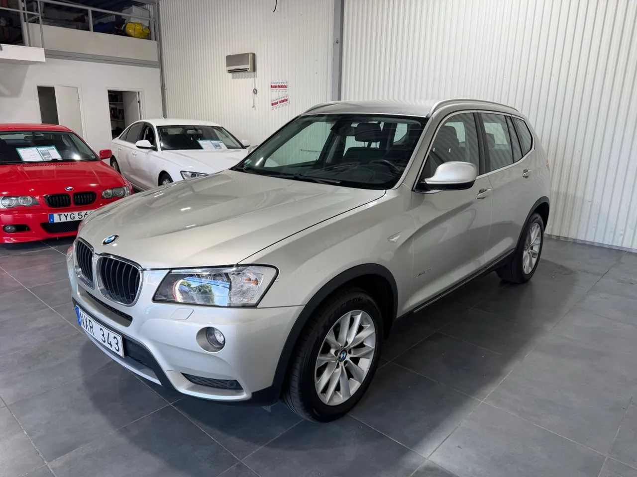 Vehicle image 5
