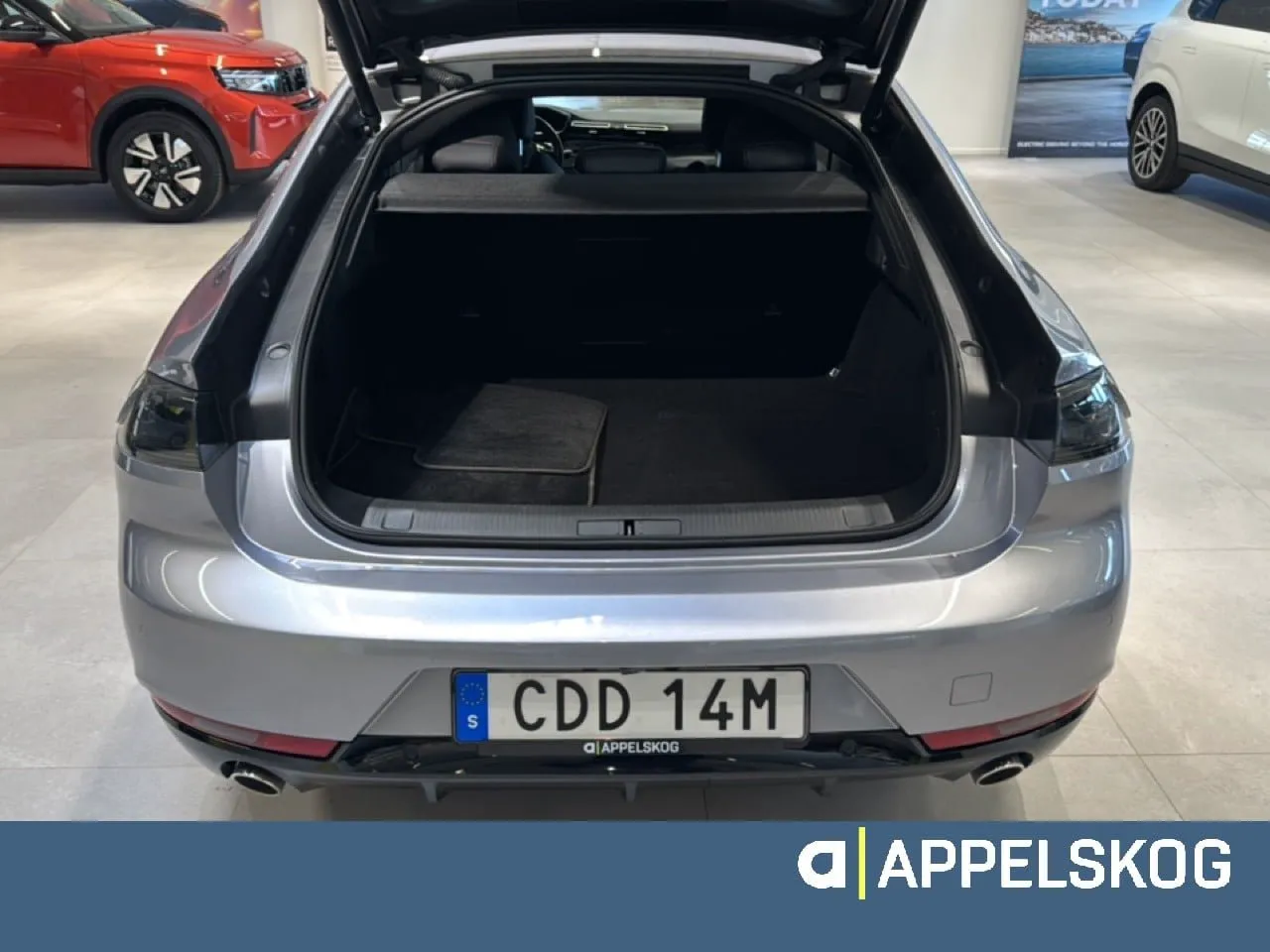 Vehicle image 5