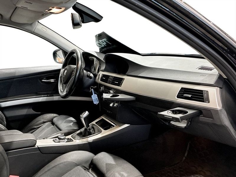 BMW 320 bild 13