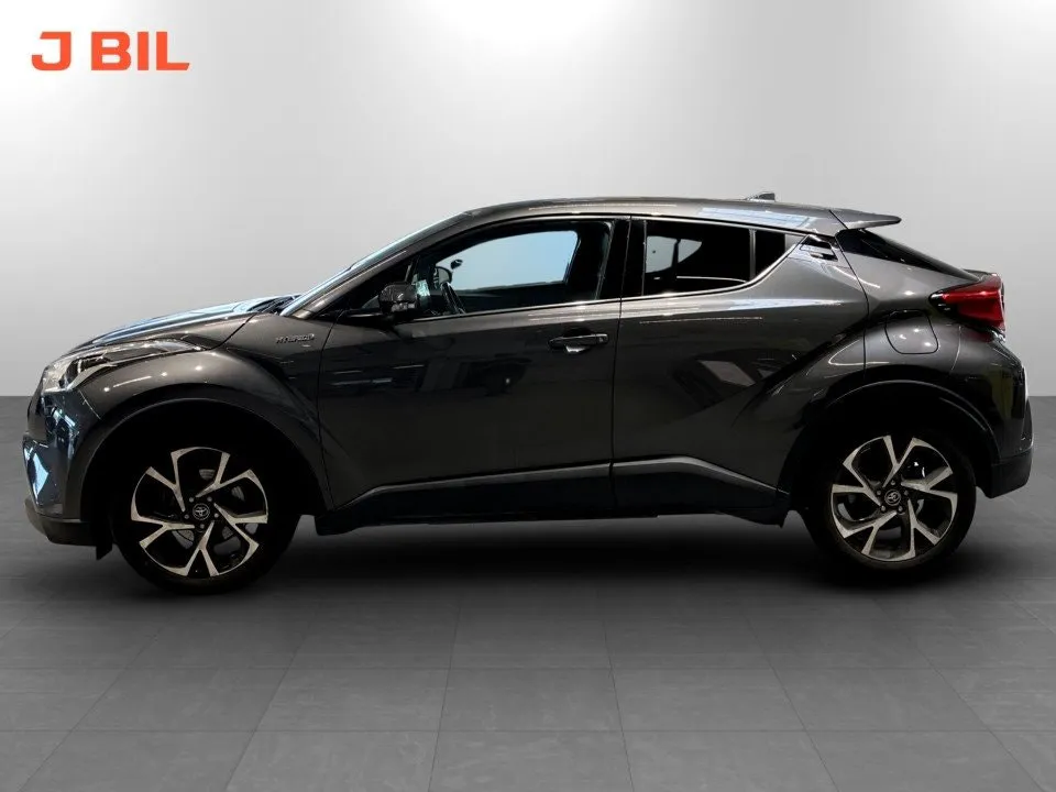 Vehicle image 14