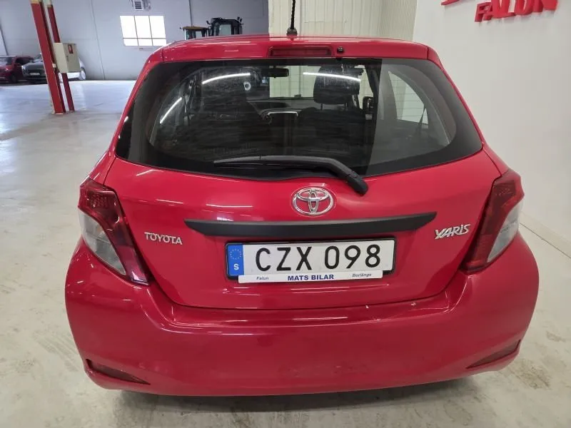 Vehicle image 6