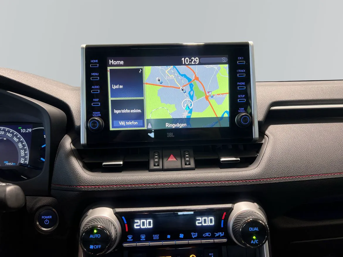 Vehicle image 14