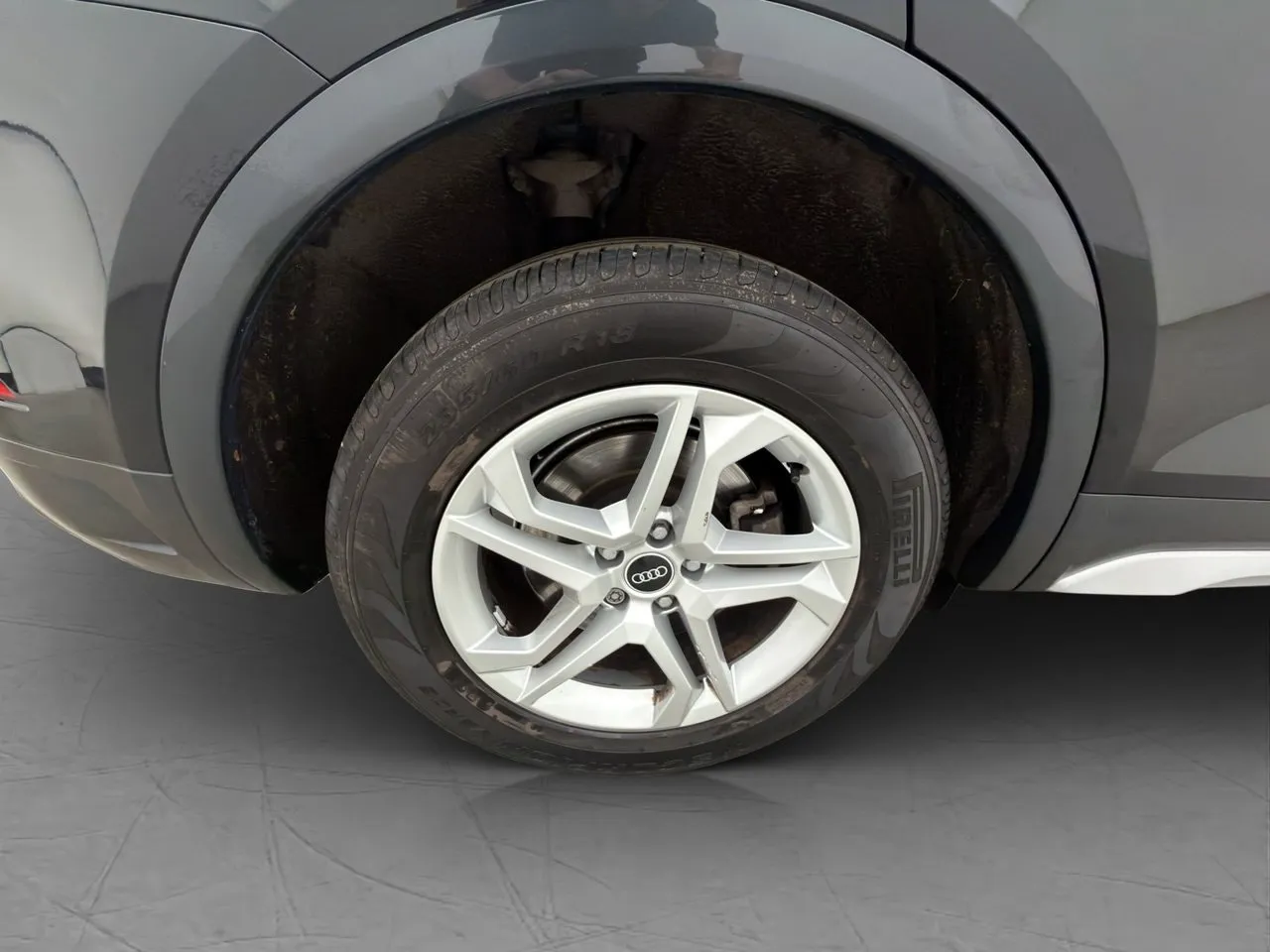 Vehicle image 30