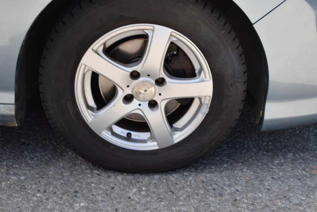 Vehicle image 20